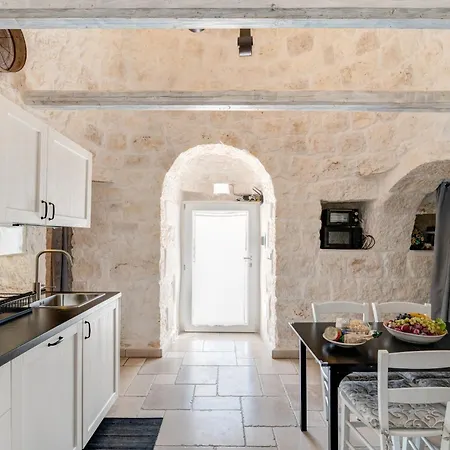 Rock'n'trullo 4 Bedroom Privatepool By Tripostuni אוסטוני